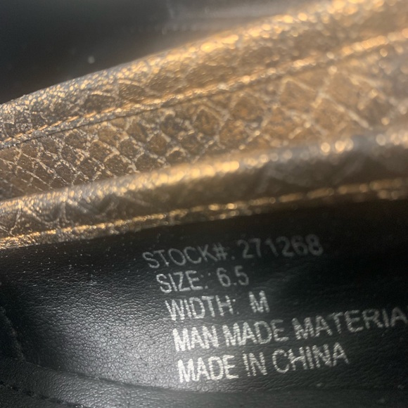 🦁BRONZE LOAFERS (6.5 medium)🦁 - Picture 6 of 8